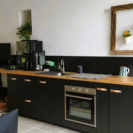 De La Petite Vallee *