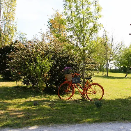 De La Petite Vallee Daire *