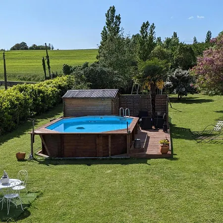 De La Petite Vallee アパート